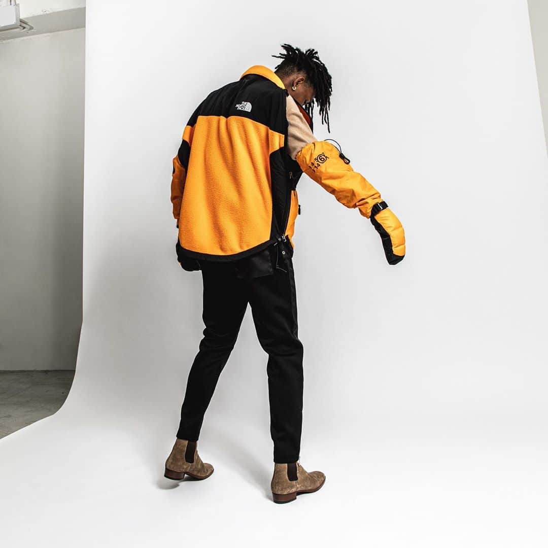 HYPEBEASTさんのインスタグラム写真 - (HYPEBEASTInstagram)「@hypebeaststyle: Here’s a closer look at the @mm6maisonmargiela and @thenorthface Fall/Winter 2020 collaborative collection. Featuring a number of outwear pieces mixed with cold weather accessories, the range sees The North Face offers its technical expertise, while the Maison lends its conceptual prowess and playfulness. Head to the link in our bio to view more and expect it all to drop later this year.⁠⠀ Photo: Heison Ho/HYPEBEAST」8月31日 12時33分 - hypebeast