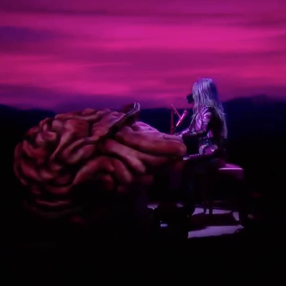 Dazed Magazineさんのインスタグラム写真 - (Dazed MagazineInstagram)「@ladygaga playing a giant brain piano is going to live in my head rent free for a while... 🧠 🎹   📷 #ladygaga performing a #Chromatica medley at the #VMAs」8月31日 12時39分 - dazed