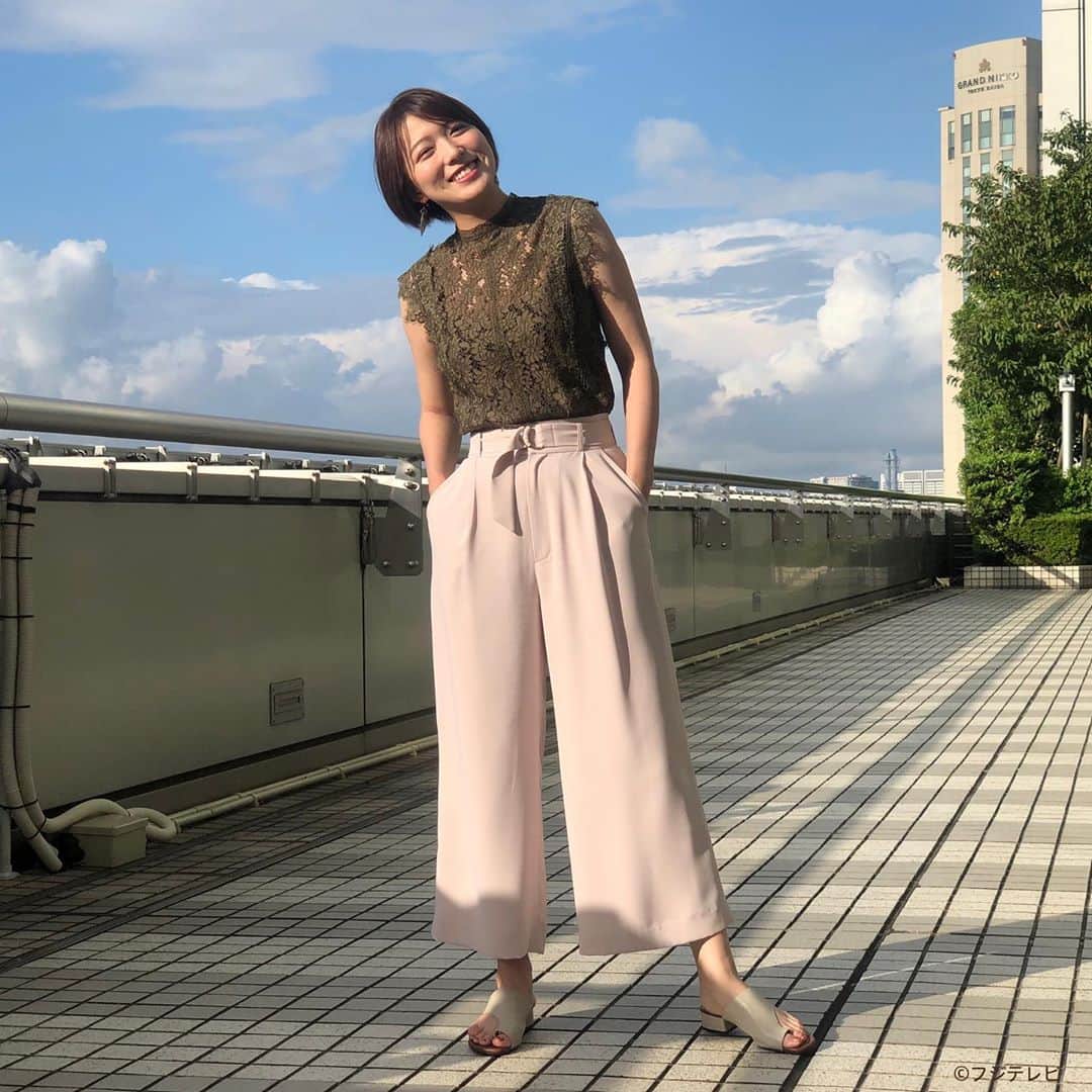 フジテレビ「めざましテレビ」さんのインスタグラム写真 - (フジテレビ「めざましテレビ」Instagram)「8月28日（金） ・ ファッション雑誌CanCamとコラボした お天気コーナー「きょう何着て行く？」 阿部華也子ちゃんの毎日のコーデを紹介♪ ・ 【きょうのコーデ】 ブラウス→#LAGUNAMOON 1万円 パンツ→#MISCHMASCH 1万800円 靴→#ダイアナ 1万3000円 ピアス→#GU 590円 ・ 【コーデのポイント】 スイートな総レースブラウスをカーキ色でシックに✨ とろみ素材のパンツを合わせると 清潔感のあるきれいめスタイルに仕上がります🌿 抜け感のあるトングサンダルでハズしを効かせるとバランスアップ🙆🏻‍♀️ ・ #めざましテレビ #きょう何着て行く？ #阿部華也子 #今日のコーデ#コーデ #CanCam #今日のファッション#ootd #きょう何着て行く？は月〜金朝6時22分ごろ放送！」8月31日 12時41分 - mezamashi.tv
