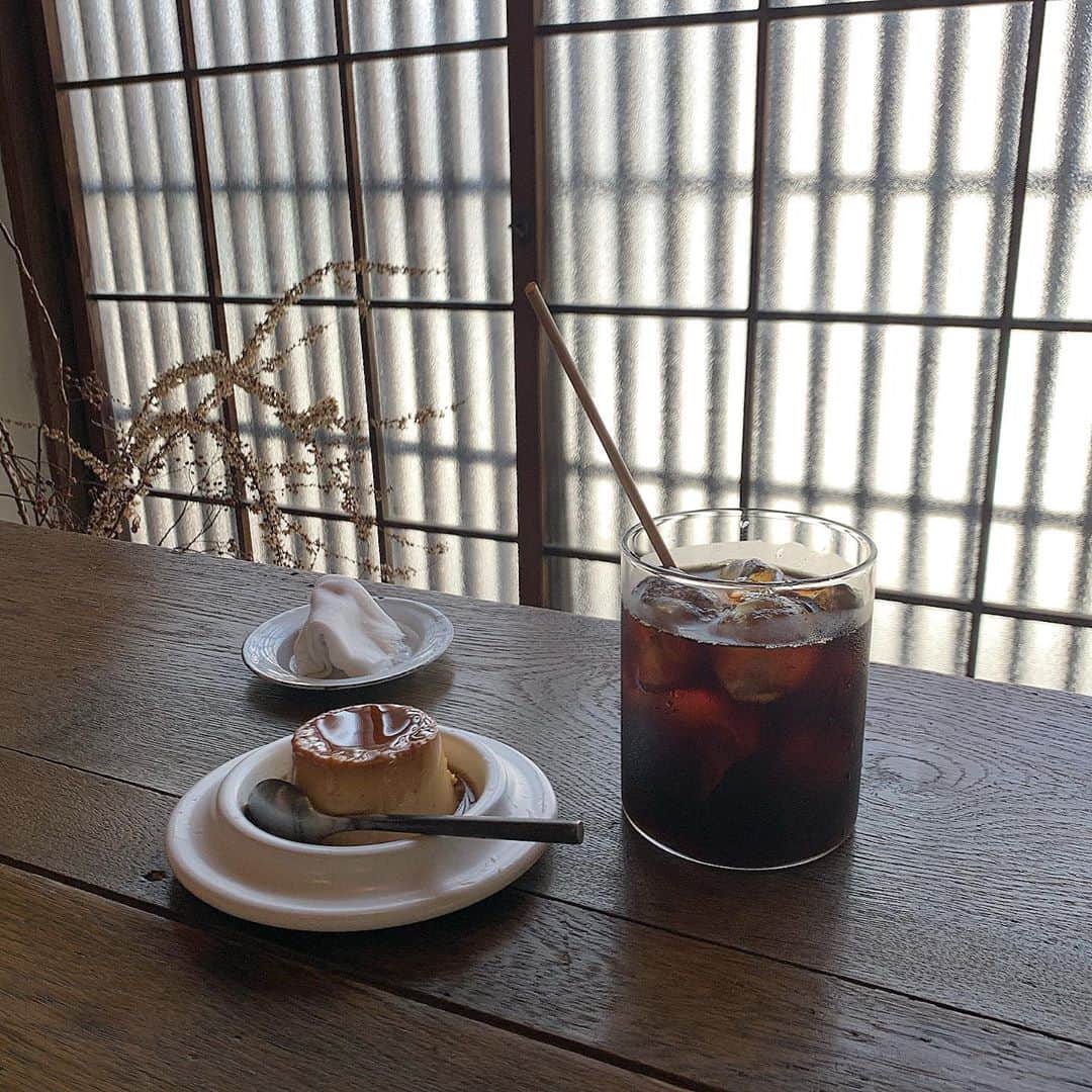 ukapiさんのインスタグラム写真 - (ukapiInstagram)「⠀ ⠀ この前いった#奈良カフェ ☕️ ⠀ かため🍮と美味しい珈琲。 最高でしたｯ🤎🤍 ⠀ #smallworksapartmenthen   ⠀」8月31日 12時52分 - ukapi