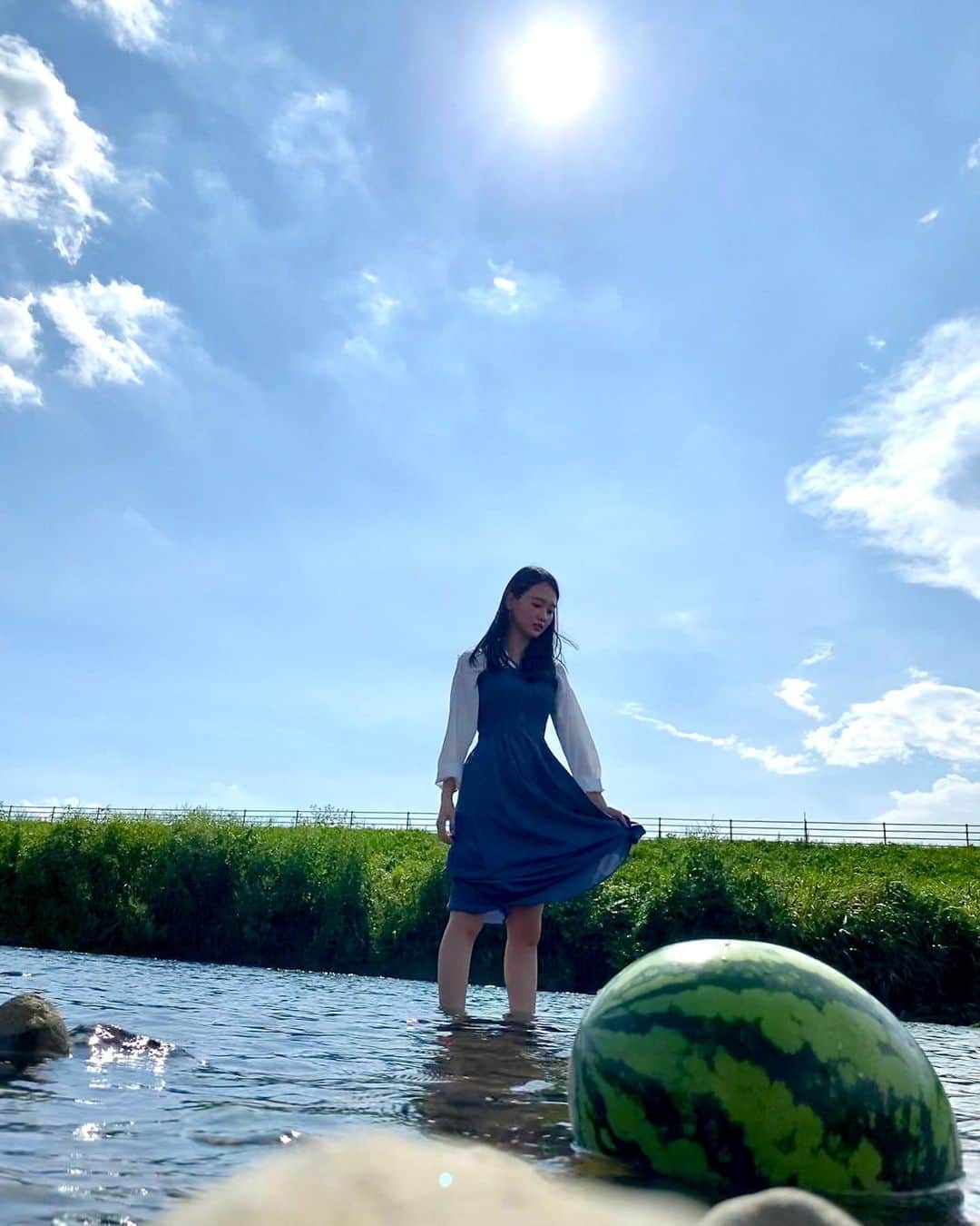 前川歌音のインスタグラム：「‪八月は終わっちゃうけど夏はまだ終わらないでほしいな🍉‬」