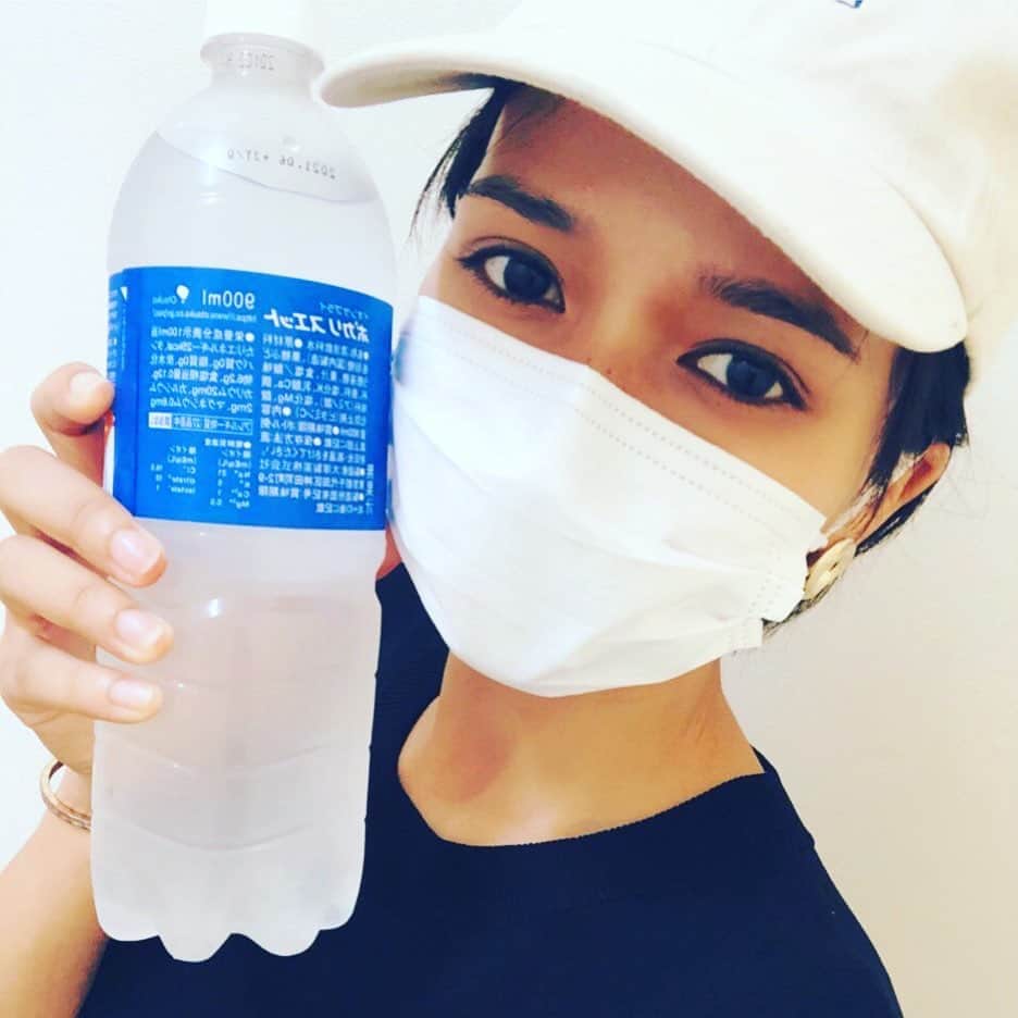 豊原江理佳のインスタグラム：「水分補給も大切。 今日も稽古頑張ります💪」