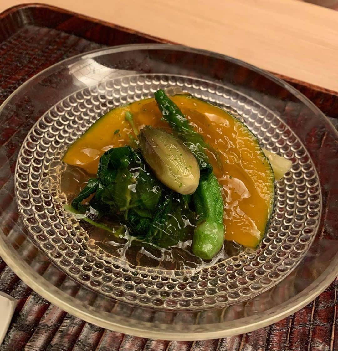 沢瀉美緒さんのインスタグラム写真 - (沢瀉美緒Instagram)「※ My favorite Japanese kaiseki restaurant in Kyoto 💛 . 久しぶりの緒方さん🥢 . はじめの雲丹と、鮑のお刺身が断トツに 美味しかったなぁ💛 . . #緒方 #kyoto #京都 #ミオログ」8月31日 13時05分 - mio_omodaka