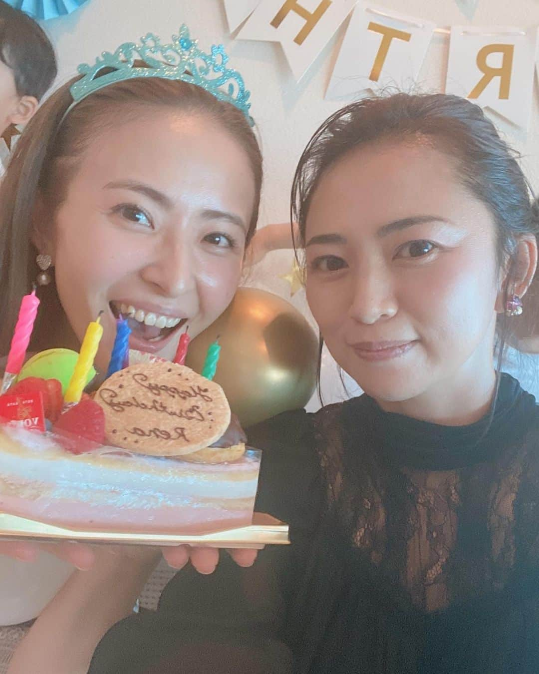 折原みかさんのインスタグラム写真 - (折原みかInstagram)「@r.na_0830 ハッピーバースデー🎂🎈  いつもキラキラれなちゃん♡ ますます輝ける一年でありますように🐰  #澤井玲菜　#ミスマリンちゃん #birthday #お誕生日おめでとう　#ハッピーバースデー　#ホームパーティー」8月31日 13時59分 - mikaorihara