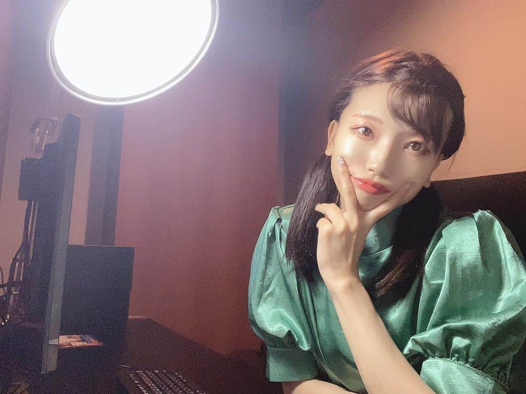 石原美沙紀のインスタグラム：「ネットカフェは快適🥰防音だから配信もできるねん‼️🔥💖作業がはかどる〜🔥 #ネットカフェ　#アイドル　#自撮り　#セルフタイマー　#フォローミー #love #女優　#アイドル好きと繋がりたい #写真好きな人と繋がりたい #ポートレート　#followforfollowback #likeforlikes」