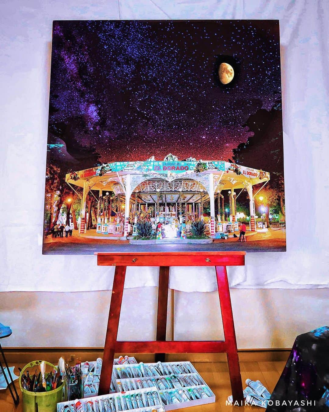のインスタグラム：「EL DORADO . . .  An amusement park that I have fond memories of is closing down soon so I've decided to create a few pieces from the iconic features. What will happen to Japan's oldest merry-go-round hasn't been decided yet. The other day I waited for the park to empty out and went around taking photos of the empty grounds. . . #eldorado #としまえん  #baroque #poland #makemoments #igrecommend #igersjp #ig_photooftheday #peace #instagoodmyphoto  #浴衣 #lifeofadventure #liveauthentic #colorful #japanese #bodleianlibrary #photooftheday #picoftheday #red #instadaily #igers #all_shots #unesco #instacool #eu #paintedhall #artist #hairstyle #haircolor」