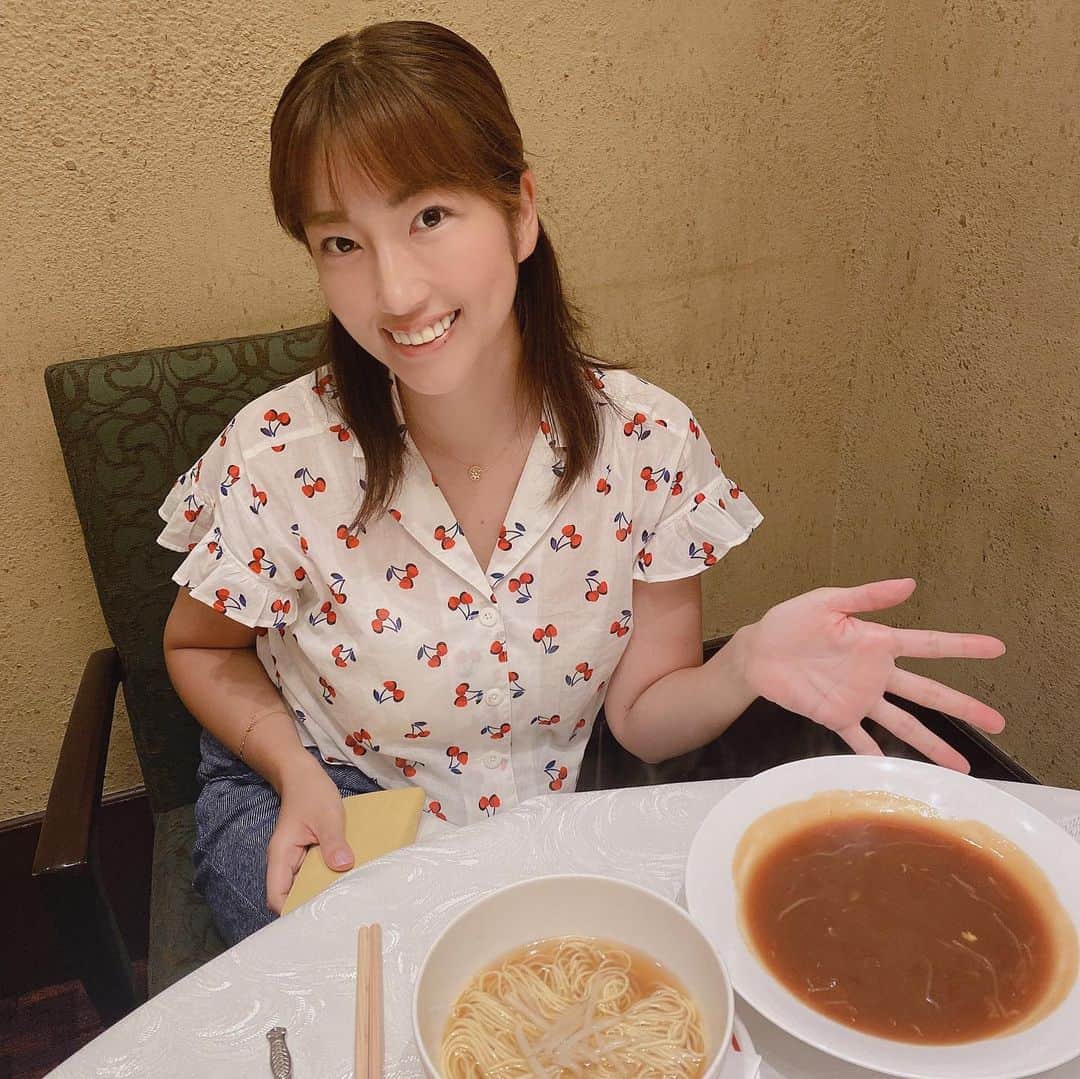 渋沢一葉さんのインスタグラム写真 - (渋沢一葉Instagram)「#10年友達 ずっと大好きな ゆーこりんとランチ😻 @yuko.shoji   美味しいお店いっぱい知ってるから、いつもお店はおまかせしちゃうんだけど、毎回いつも素敵なお店で食べて話して楽しくて大満足🙌💓  ヨガやマッサージの女性大社長ですので、興味ある方は是非私まで💓　　  会社設立10年おめでとう🎉  #恵比寿　#恵比寿ランチ　#中華　#フカヒレ」8月31日 14時56分 - shibusawaiyo