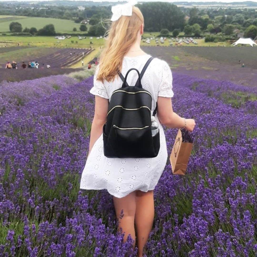 アクセサライズのインスタグラム：「Heading back to school, uni or work in style  📷: @amandaisabroad  🌱 This bag is part of our vegan collection  Tap the link in our bio to shop #Accessorize. #Accessorizer」