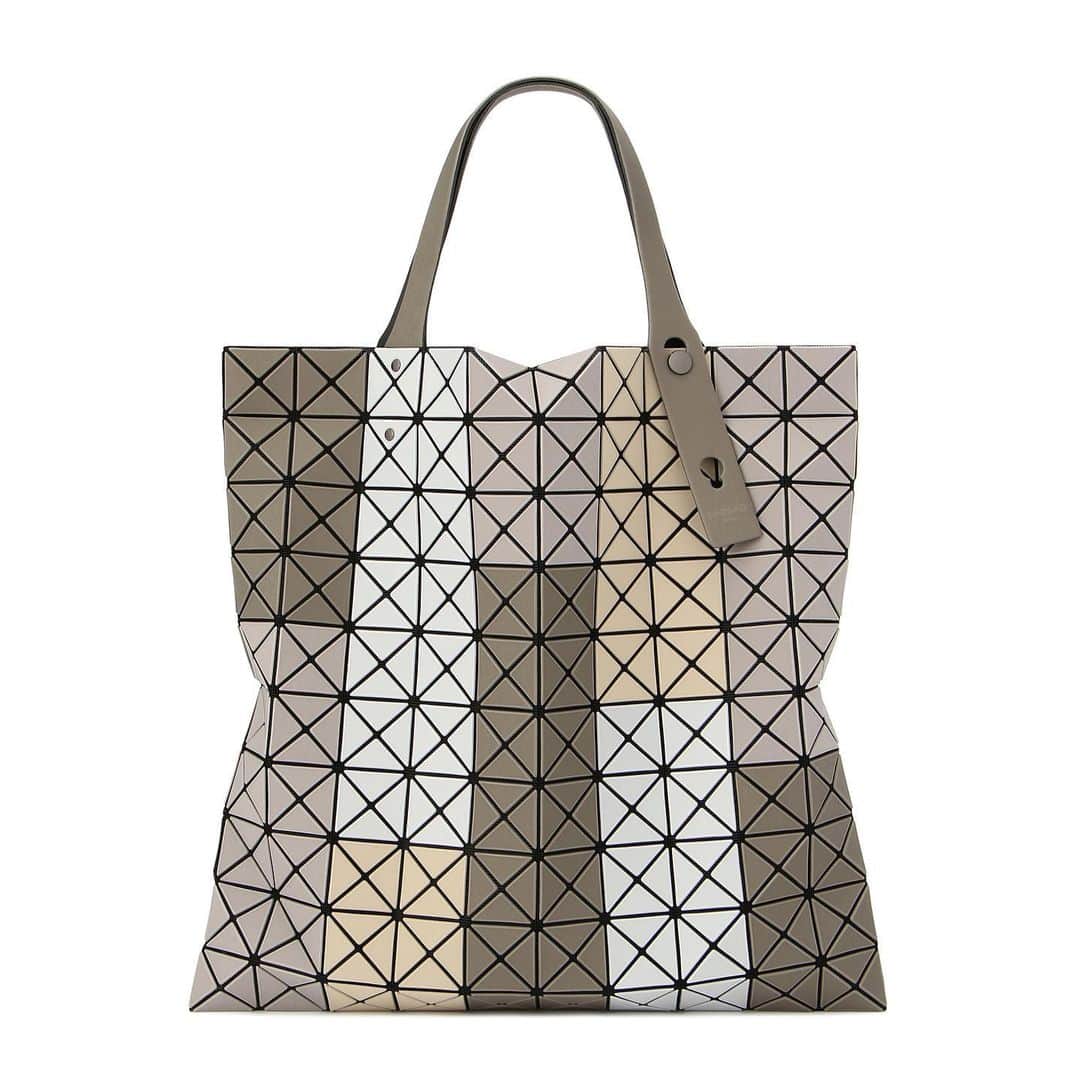 BAO BAO ISSEY MIYAKE Official Instagram accountさんのインスタグラム写真 - (BAO BAO ISSEY MIYAKE Official Instagram accountInstagram)「【NEW ITEM】PRISM FROST  RELEASE MONTH September, 2020 ※By country RELEASE MONTH may be different.  #baobaoisseymiyake #baobao #isseymiyake #tote #prismfrost」8月31日 15時10分 - baobaoisseymiyake_official