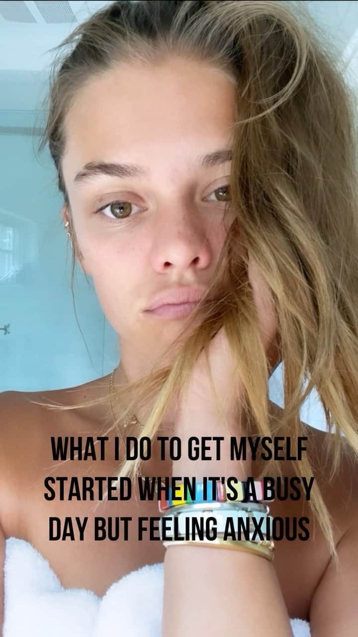 ニーナ・アグダルのインスタグラム：「It was one of those but 👏👏 for getting up!」