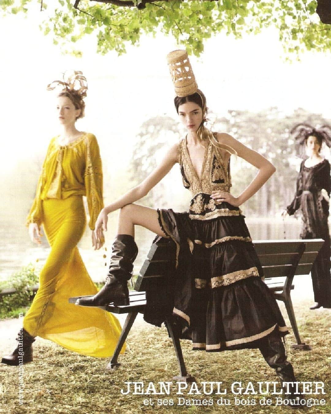 ジャンポール・ゴルチエさんのインスタグラム写真 - (ジャンポール・ゴルチエInstagram)「“Jean Paul Gaultier et ses Dames du Bois de Boulogne”⁠ Women’s Ready-to-wear Spring-Summer 2006 Campaign.⁠ Photographed by #JeanBaptisteMondino.⁠ #JeanPaulGaultier #RTW #SS06 #JPGFREAKING50」9月1日 2時30分 - jeanpaulgaultier