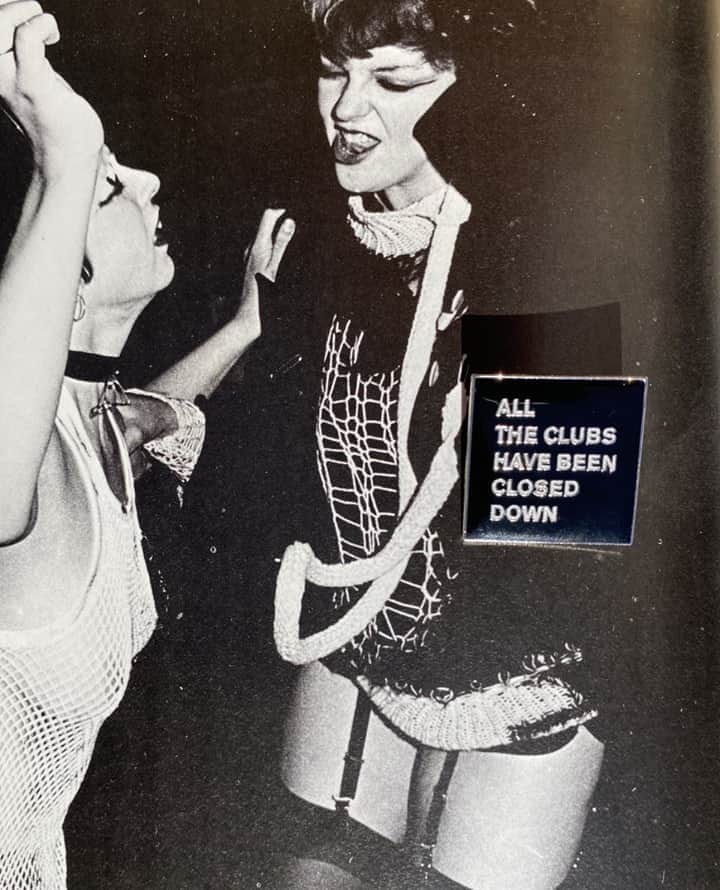 アンダーグラウンドのインスタグラム：「From the exceptional contemporary account of the time of 1976/77 Punk- In the Gutter by Val  Hennessey. An almost unrivaled composition of photos, interviews and commentary from the punk players and performers of the time. ⁠ The image helps to define the era and also reminds us that the good times in the clubs will come back.⁠ ⁠ Enamel badge from our online store.」