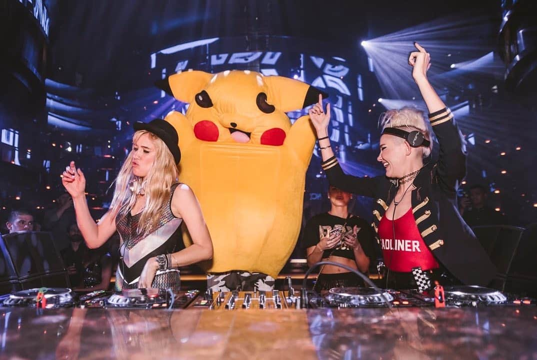 NERVOさんのインスタグラム写真 - (NERVOInstagram)「Pikachu used Thunder Rave… it was SUPER EFFECTIVE #pikapika ⚡️⚡️🐭🐭」9月1日 1時05分 - nervomusic