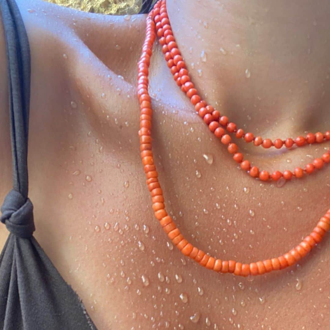 デルフィナデレトレズさんのインスタグラム写真 - (デルフィナデレトレズInstagram)「Will miss the saltiness of my corals 🧡  #delfinadelettrez  #islandlife」9月1日 1時15分 - delfinadelettrez