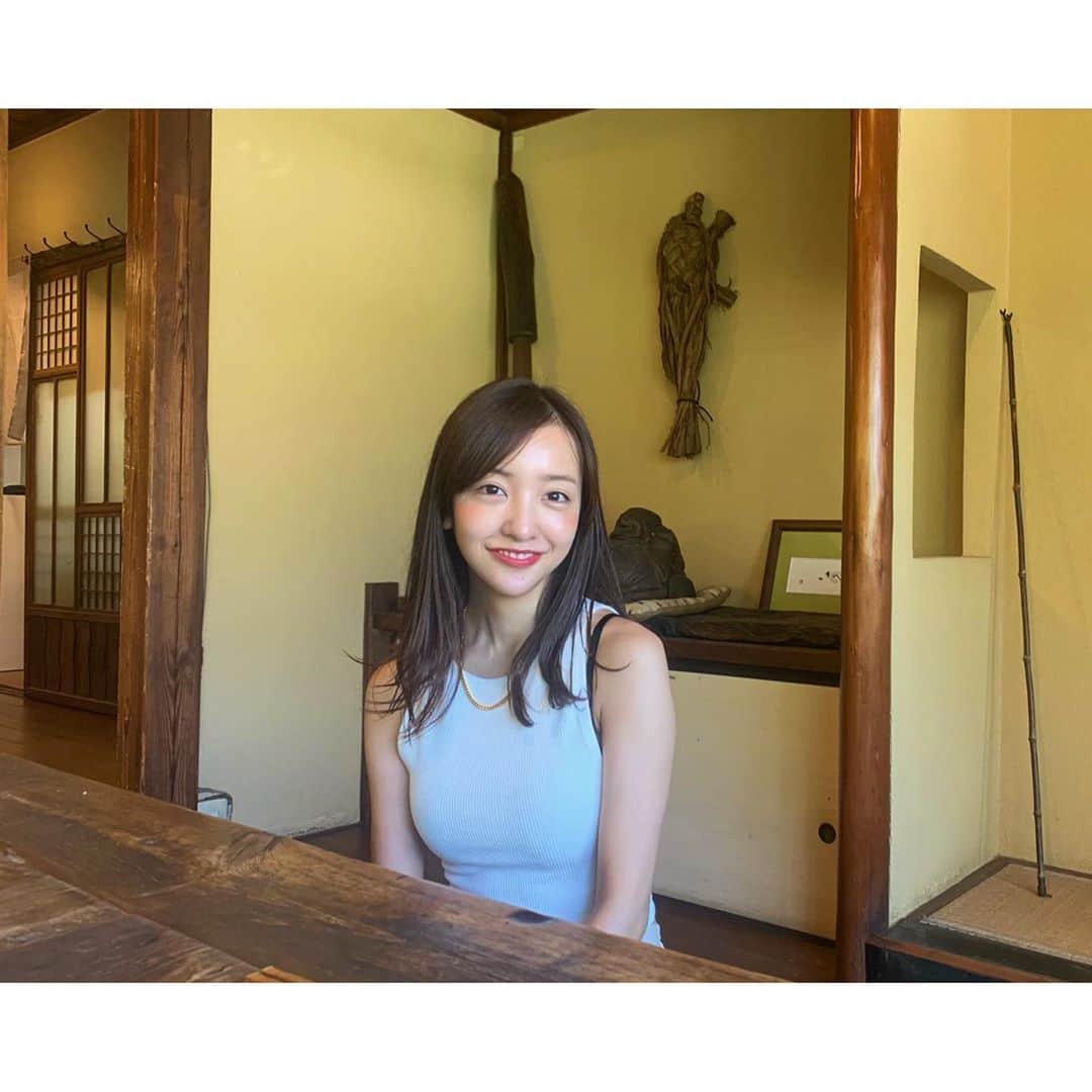 板野友美さんのインスタグラム写真 - (板野友美Instagram)「鎌倉のお寿司屋さんへ🍣  おばあちゃん家みたいな古風なお店で とっても、すきでした。  #私の夏休み #お寿司 #鎌倉」9月1日 1時26分 - tomo.i_0703