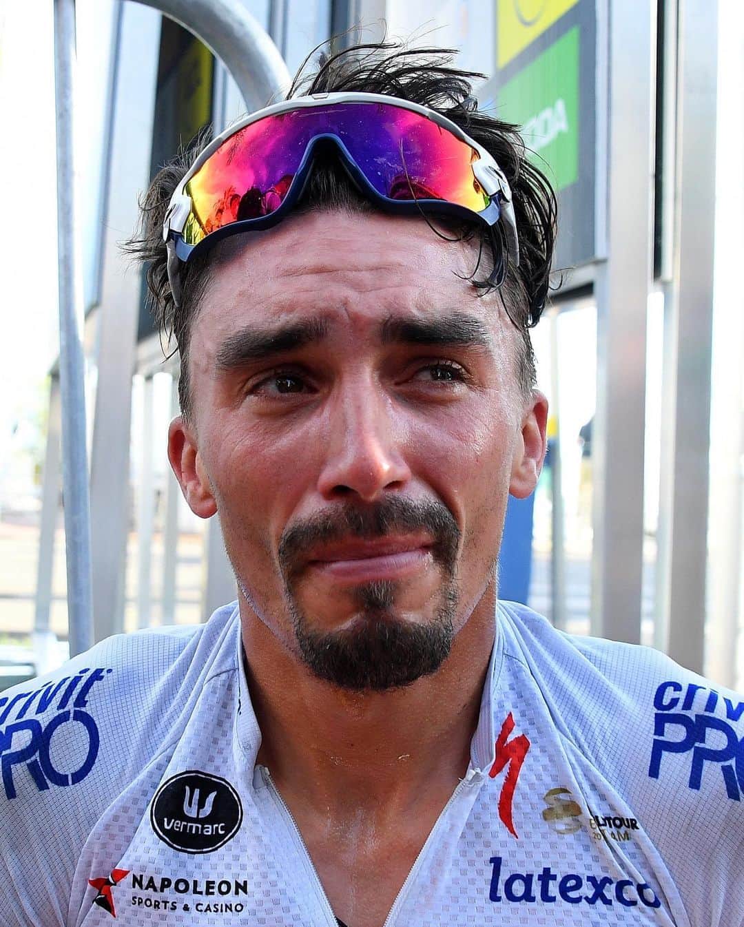 OAKLEYのインスタグラム：「Sometimes it just means more. ❤️ @alafpolak @deceuninck_quickstepteam #ForTheLoveOfSport #TDF2020」