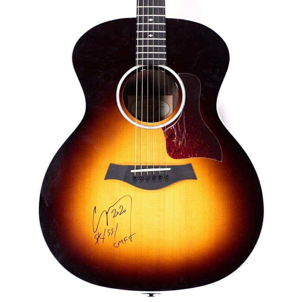 Stone Sourのインスタグラム：「@coreytaylor is auctioning off 10 signed guitars and a piano in support of @aclu_nationwide. Auction ends September 3. Bid now at ebay.com/coreytaylor」
