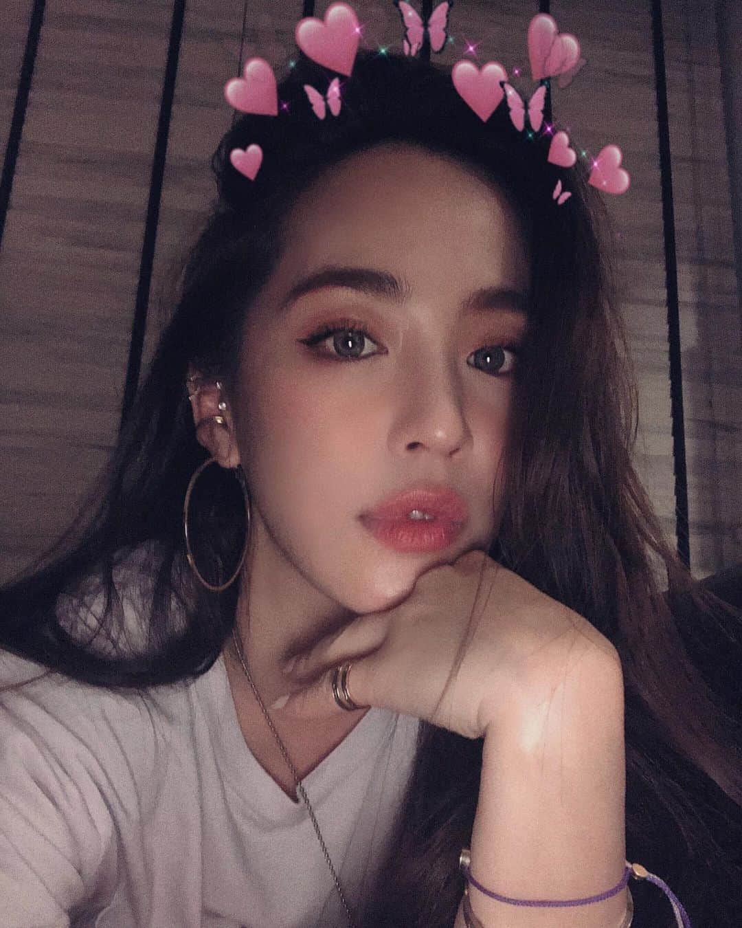 アリッサのインスタグラム：「🧠 > 🦋 > 💜 x」