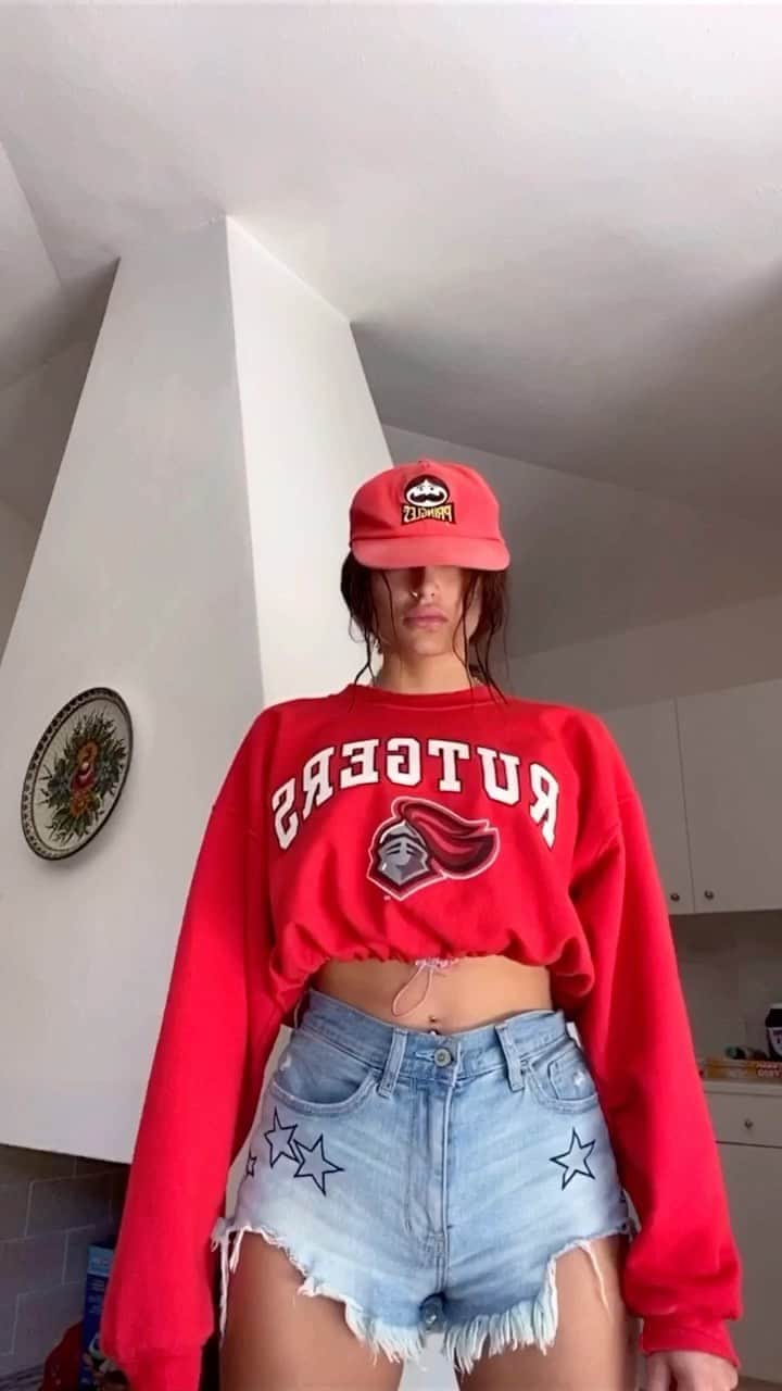 Greta Menchiのインスタグラム：「🦥💨」