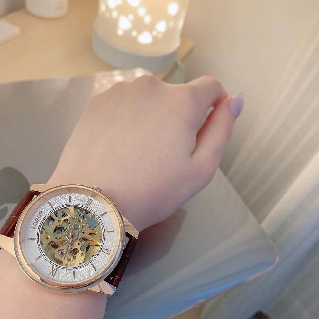 川崎成美さんのインスタグラム写真 - (川崎成美Instagram)「新しい時計だよー⌚️#LOBOR . #pr #lobor #ロバー #腕時計 #時計 #手元倶楽部」8月31日 17時40分 - naru_1127