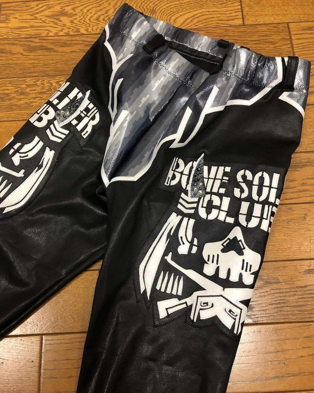 石森太二さんのインスタグラム写真 - (石森太二Instagram)「New Gear. Special thanks to @solluna.hayashi   #njsst #bulletclub #bonesoldier #bonesoldierclub #taijiishimori #iwgpjrheavyweightchampionship」8月31日 17時48分 - taijiishimori