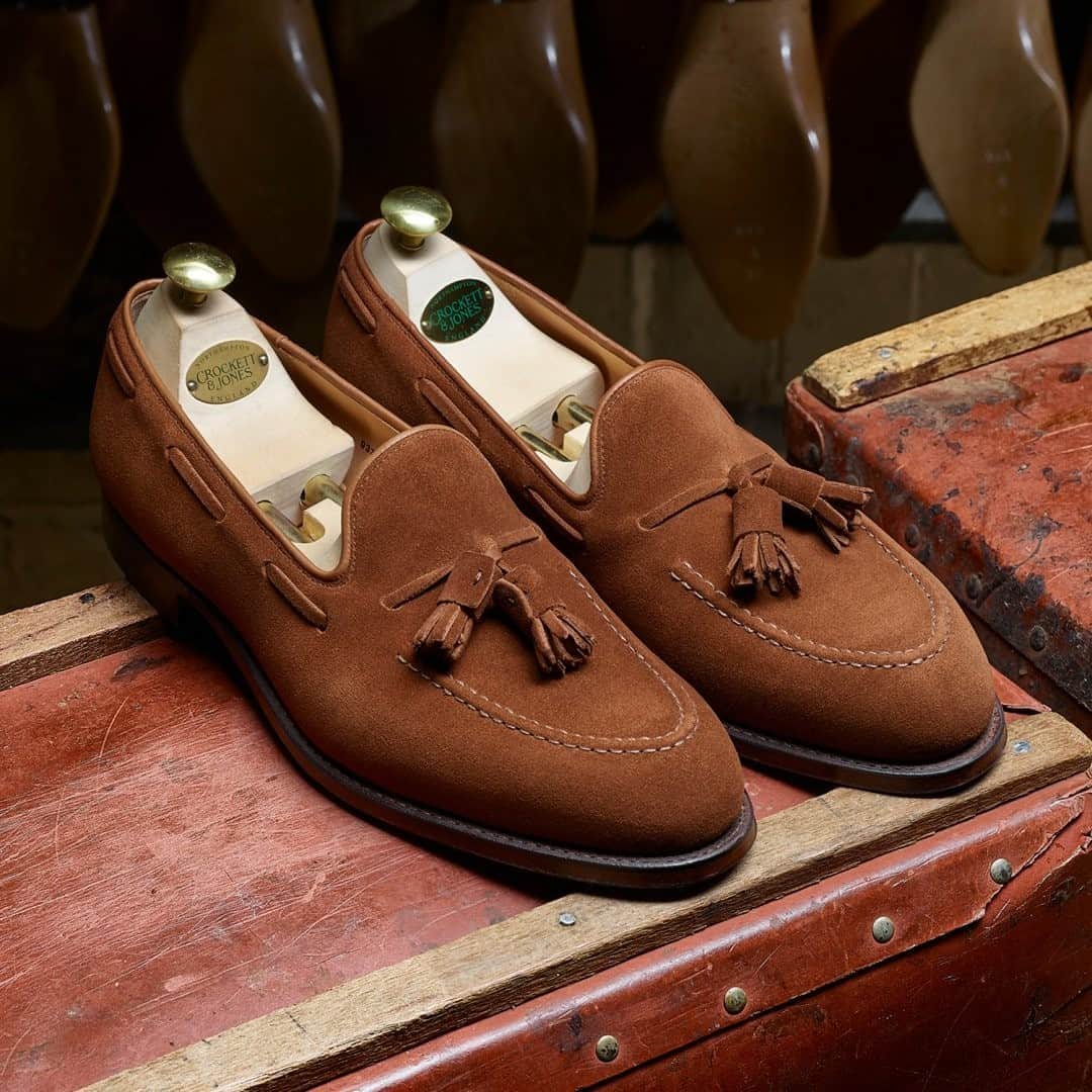 のインスタグラム：「Cavendish Polo Brown Calf Suede  Last 325  Single Leather Sole . #crockettandjones #madetobeworn #cavendish #loafer」