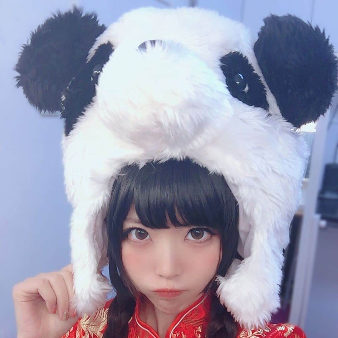 甘栗いるふのインスタグラム：「ぱんだちゃいな🐼  #cosplay #チャイナドレス #パンダ #三つ編み #selfy #panda🐼」