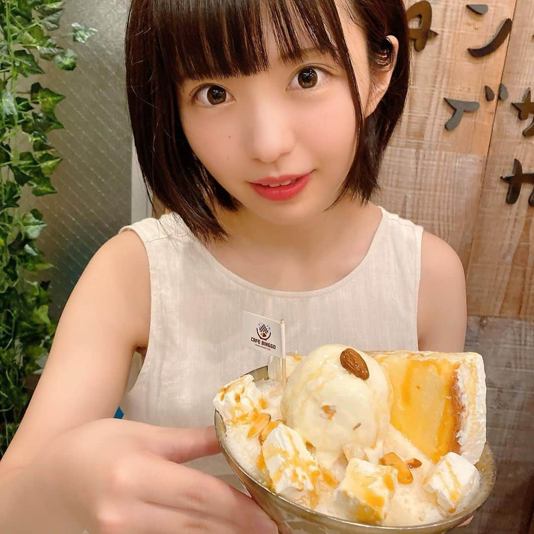 朝倉ゆりさんのインスタグラム写真 - (朝倉ゆりInstagram)「#ゆりと食べ物  かき氷🍧編 ． チーズケーキが中にも たくさん入ってて美味しかった🥰🍧 甘くて冷たくて最高🥰🥰🥰 ． #新大久保 #新大久保グルメ #instasweets #かき氷 #cafebinggo #チーズケーキ #빙수 #팥빙수 #🍧 #instafood」8月31日 18時09分 - eb_loverinko