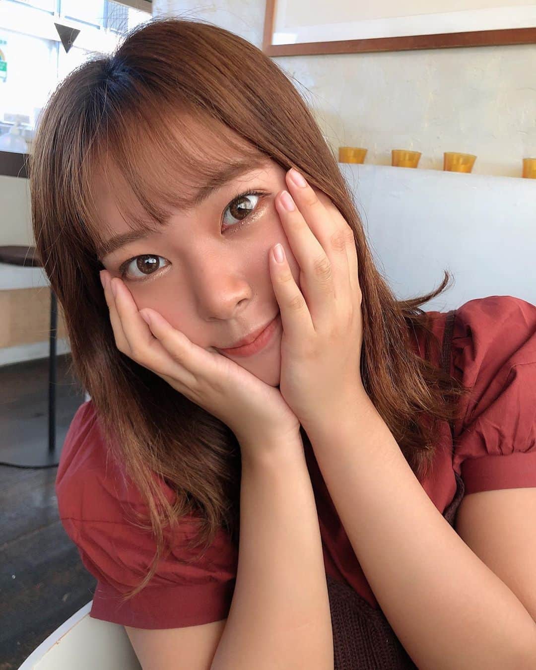 山田寿々のインスタグラム：「この日は目が腫れててきつかった^_^  ﻿ この時のカラコンはハパクリスティン！﻿ ヘーゼル！！ ﻿ 使いやすくてお気に入り🧏🏻‍♀️🤍🎶🎶﻿ ﻿ ﻿ お洋服はヘザー！！💓﻿ ﻿ 今でも秋でも着れる☺️🎶﻿ 見た瞬間に運命感じて即買った﻿ ﻿  #カラコン #hapakristin #heather #秋服 #ワンピース #suzu_10 #クーポン」