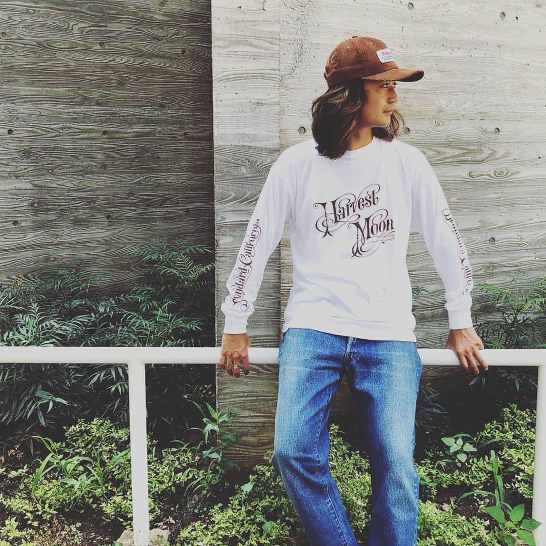 スタンダードカリフォルニアさんのインスタグラム写真 - (スタンダードカリフォルニアInstagram)「Standard California Harvest Moon Long Sleeve T.  #standardcalifornia  #スタンダードカリフォルニア #harvestmoon #tshirt  #tシャツ #longsleeve  #ロングスリーブ  #20aw #komyart #fashion #ファッション　 #todaysstaffofstandardcalifornia」8月31日 18時26分 - standardcalifornia