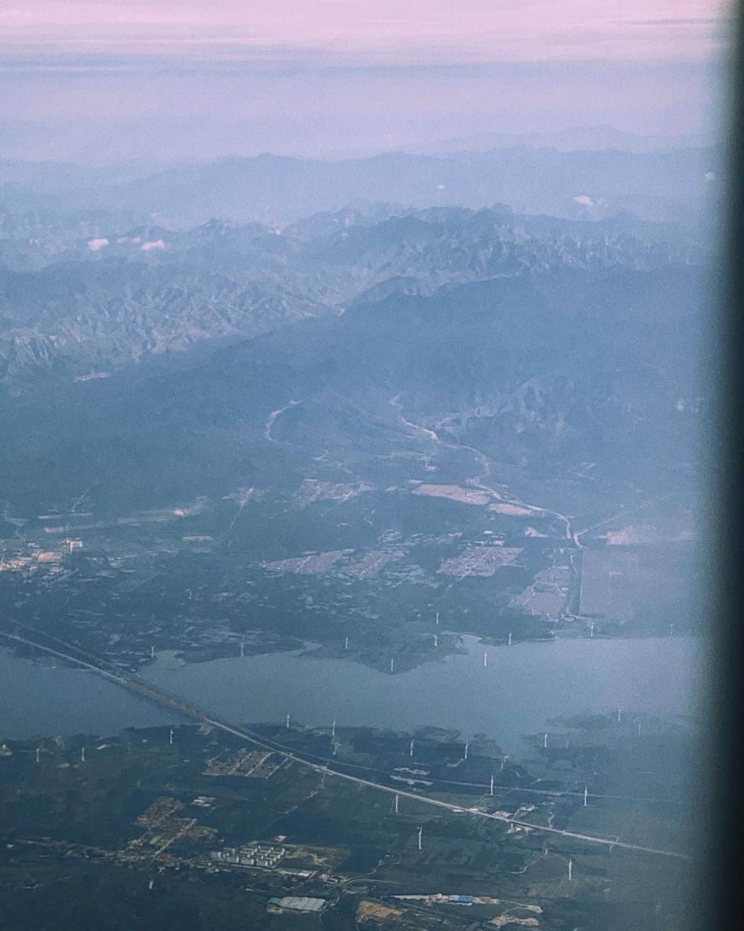 リウ・ウェンのインスタグラム：「#WenInFlight」