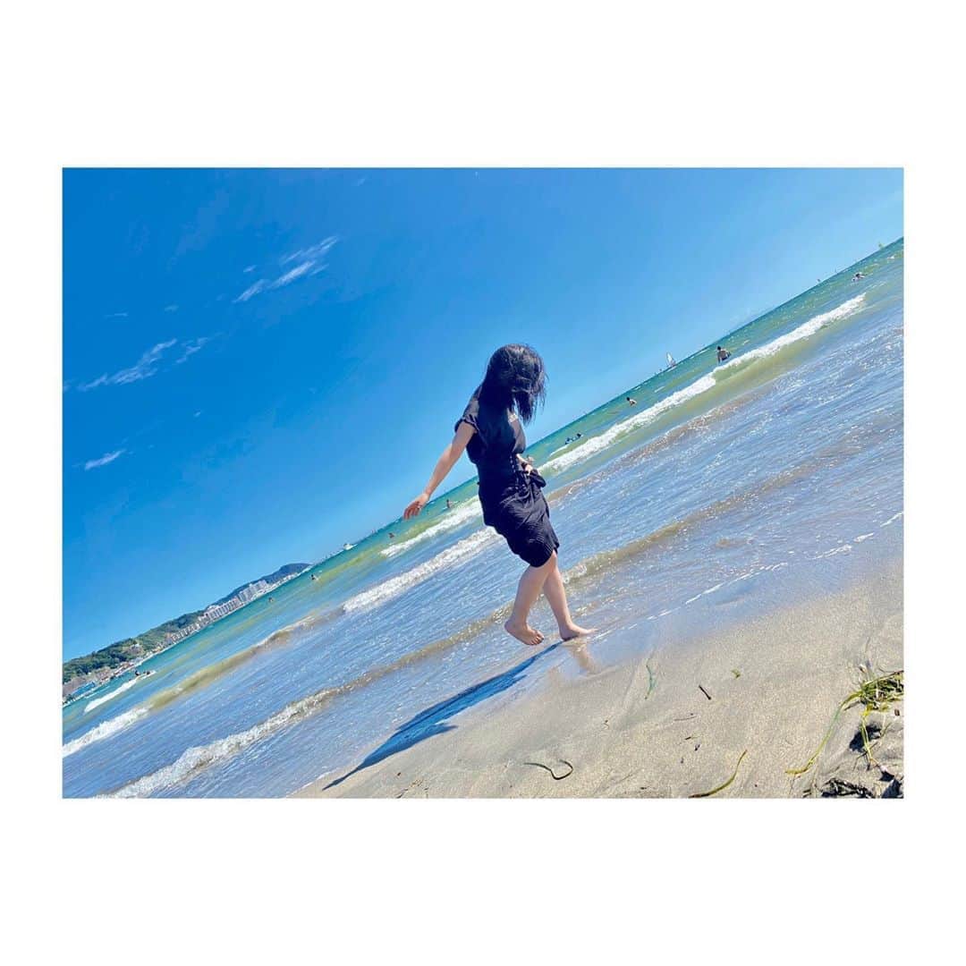 BmF【公式】さんのインスタグラム写真 - (BmF【公式】Instagram)「🏖﻿ ﻿ 足だけ海に入ってきました！‪﻿ ちょうど一年前のこの時期にも行きました。﻿ ﻿ 砂の感触、いつまでも絶えることのない波。﻿ ﻿ 心が浄化されました。﻿ ﻿ 8月は今日で終わり。﻿ でも、また新しい日常が始まります！﻿ ﻿ 何かを頑張るキッカケに……﻿ 毎日楽しく過ごします！！﻿ ﻿ #miyuki #BmF #ビーマイナーエフ﻿ #高校生 #jk #jk2 #04 ﻿ #夏 #summer #海 #sea」8月31日 18時50分 - bmf_twr