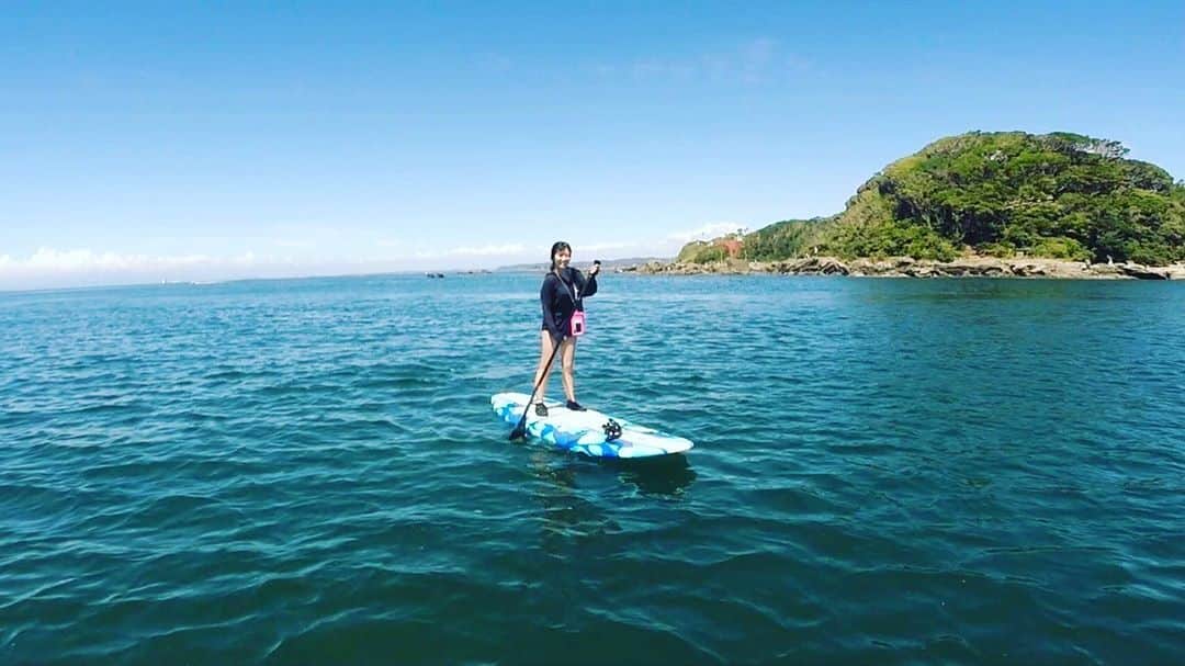 夏奈子のインスタグラム：「SUPデビューしました🏝  自然のパワーもらって 泳いで　贅沢な一日🐬  写真見返したら ブヨブヨすぎたので いよいよダイエット再開します🐷  #sup #sea  #ダイエット」