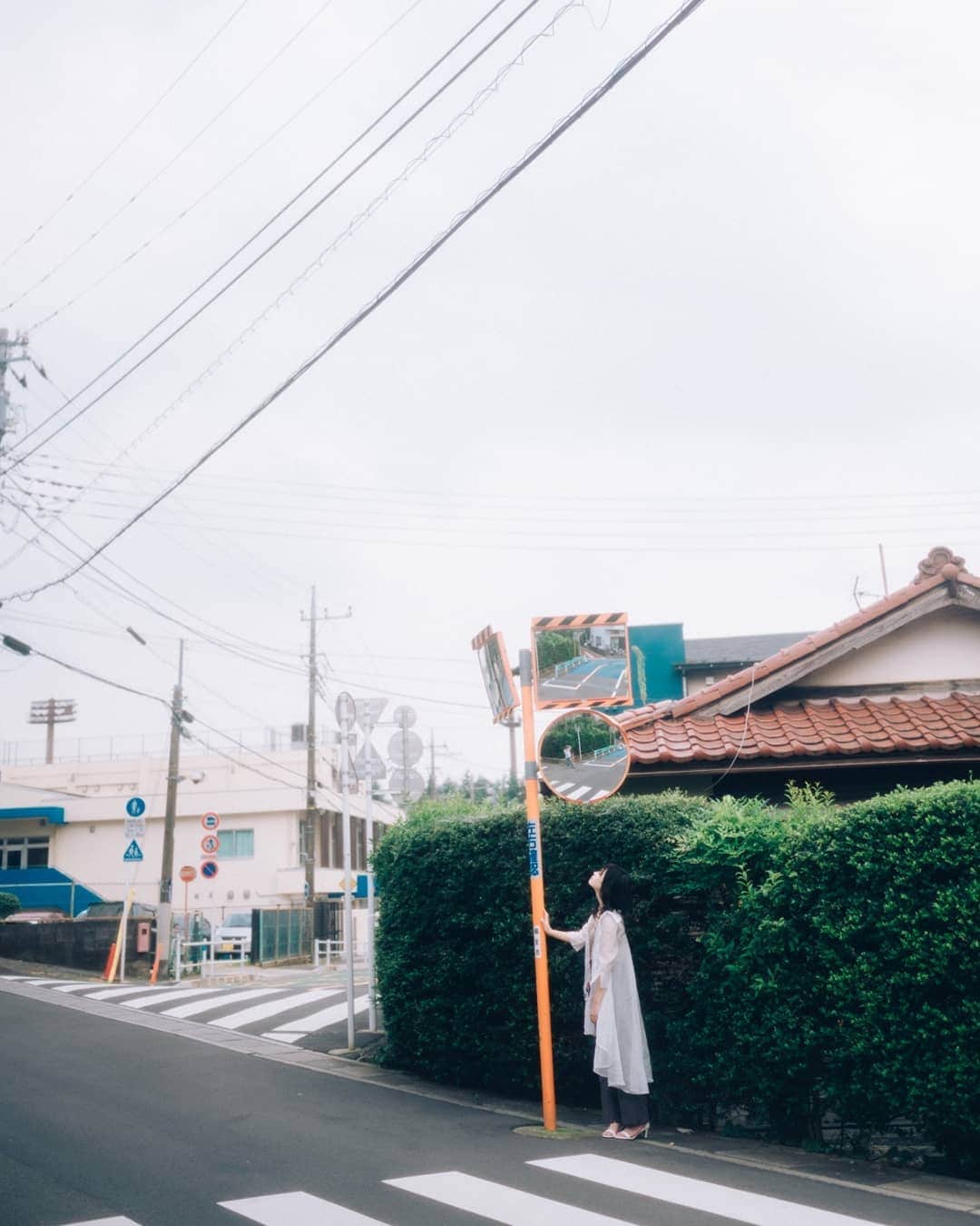 遥南碧さんのインスタグラム写真 - (遥南碧Instagram)「コロナで海外旅行に中々行けないとお悩みの人へ  日本で一番アメリカっぽい商店街が どこ行ってもかわいかったのでおすすめ✨ * * * #何気ない日常の物語 をモチーフに 東京拠点で #被写体募集 しているので #邦画の彼女感 に 興味がある方はお気軽に ご連絡ください。  モデルのファッション撮影や アイドルのグラビアなど 一緒に作品撮り出来る ヘアメイク 、スタイリストも募集中✨  案件やコラボのお誘いは お気軽にコメント、DMください！ * * * #福生 #なんでもないただの道が好き #フィルム好きな人と繋がりたい #フィルム寫眞 #カメラ女子 #幸せな瞬間をもっと世界に  #デジタルでフィルムを再現したい #좋아요반사 #関西写真部SHARE #人像攝影 #ポートレート #アメリカンハウス #タビジョ #旅行好きな人と繋がりたい #ファインダー越しの私の世界 #いいね返しは絶対 #地下アイドル #サロンモデル #インスタスポット #film365life  #into_the_screen #indies_gram #as_archive  #indy_photolife #photogram_archive  #jp_portrait部 #film_jp」8月31日 18時52分 - harunaoi_photo
