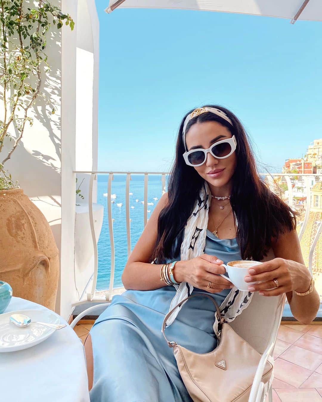 Tamara Kalinicさんのインスタグラム写真 - (Tamara KalinicInstagram)「Nothing beats the first sip of the coffee in the morning - preferably with a view」8月31日 18時54分 - tamara