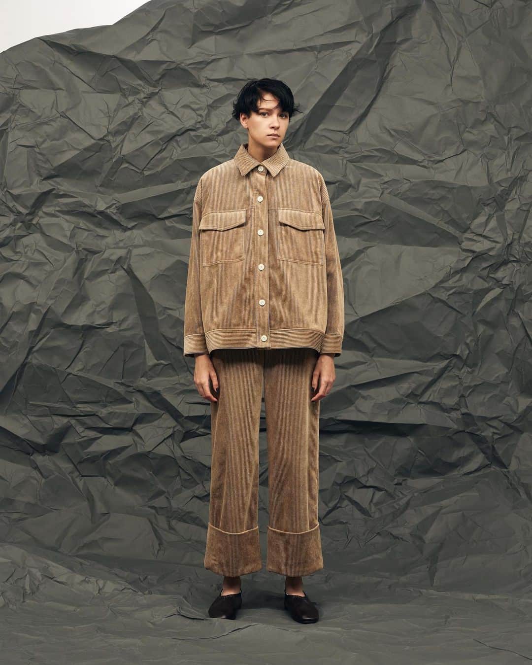 JET NEW YORKのインスタグラム：「﻿ ﻿ ———————————﻿ ﻿ JET NEWYORK﻿ 2020 FALL WINTER﻿ ﻿ “MOUNTAIN RESORT”﻿ ﻿ ———————————﻿ ﻿ ▶︎jacket﻿ No.G50-49504/ ¥25,000+tax﻿ ﻿ ▶︎pants﻿ No.G50-69504 / ¥19,000tax﻿ ﻿ ———————————﻿ ﻿ #jet_newyork #jetnewyork #newyork #jet #marikohayashi #20 #2020 #aw #20aw #autumn #winter #fall #new #collection #nowonsale #preorder #elleshop #worldonlinestore #linkinbio」