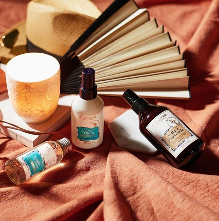 のインスタグラム：「With back-to-school time fast approaching (or maybe it's already here!), we want to be sure you're prioritizing time for you 💆‍♀️ Head to the link in our bio to discover all our @spaloccitane-inspired products specially designed for self-care, like our Aromachologie Massage Oil and Revitalizing Souffle de Liberté Home Perfume. Tell us: how do you make time for self-care? #LOccitane #SpaLOccitane #SelfCare #TimeforMe #Relaxation #SpaMoment #Revitalizing #Massage #HomeFragrance #SouffledeLiberté #Provence」