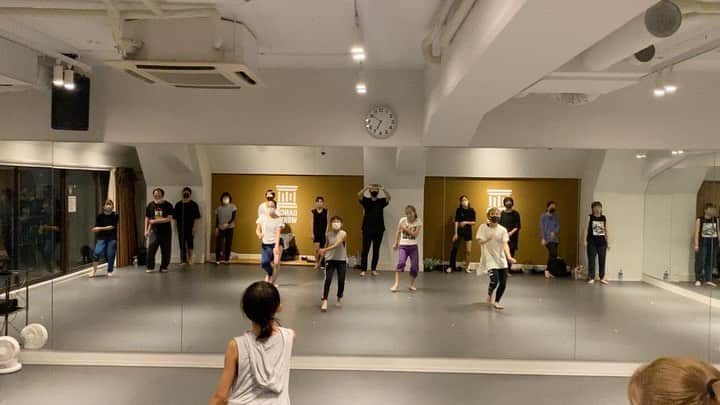 黒須洋壬のインスタグラム：「黒須洋嗣 JAZZ CLASS 2020.Aug.31st @danceworks_jpn  @xross #不可幸力  #vaundy  #mask #dance #jazzdance #tokyo #japan #後半ハマる人達続出😅」