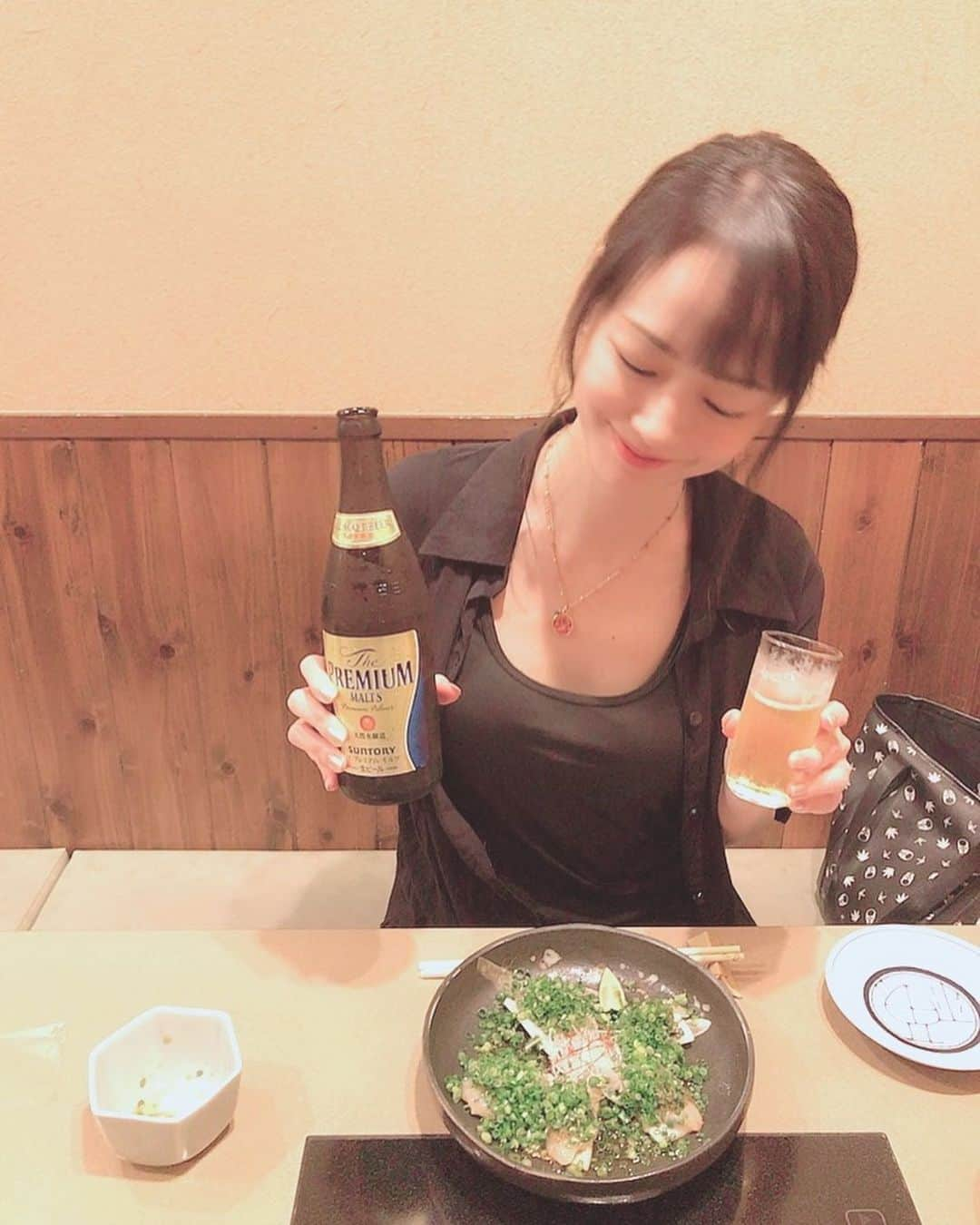 吉山りささんのインスタグラム写真 - (吉山りさInstagram)「フグぶつ最高🥺  3皿は食べたい🐡🐡🐡  雑炊は要らない😂  #フグ #ふぐ #玄品ふぐ が#大好き #養殖 が好き  #ふぐブツ あげるからおいでって言われたらマジでついて行っちゃいそうなくらい好き💕 #河豚 高級店のフグより圧倒的に玄品ふぐのふぐブツ🙇🏻‍♀️ #ずーっと食べていられる いや #ずーっと食べていいたい💘 #玄品ふぐ が好き過ぎてバイト調べた事あったもん😂 #吉山りさ #モデル #お酒好きかも女子  #ヒレ酒 は最高 #🐡 #ビール女子  死ぬまでにたらふくふぐブツ食べまくりたい💕  #ヘルシー #healthy #魚  #手酌酒 は出世しない  あーあ😂」8月31日 19時22分 - oreorerisa