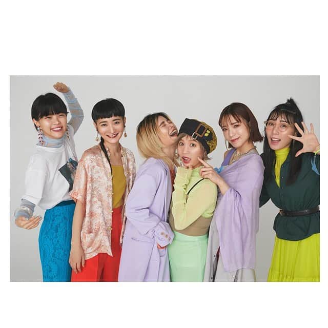 のインスタグラム：「・﻿ my work♡ ﻿ ・　﻿ ・﻿ CanCam 9月号ですが。。。🙇‍♂️﻿ ・　﻿ ・﻿ BiSH さんのページ﻿ アイナ・ジ・エンドちゃん　と﻿ モモコグミカンパニーちゃん　担当しました🐈　﻿ ・　﻿ ・﻿ アディクションのグリーンシャドウと﻿ セルヴォークのみかんリップ🍊　﻿ ・﻿ ・﻿ ぜひcheckしてみて下さい☺︎♡  ・　 ・　 #cancam#bish#アイナジエンド#モモコグミカンパニー#ヘアメイク#make#hairmake#cosmetics」