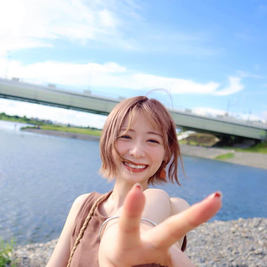 てぃーみきのインスタグラム：「.  最近また、 目の病気になってしまいました😔  コンタクトが合ってないのかな、、？ 前回なったとき手術できなかったので 今回は手術して根本的に治したいな😔  コンタクトもしばらく付けられないみたい。 元に戻るまでメイクはやめて、しばらく目を休ませてあげます😔😔  みんなも気をつけてね！👀  #文章と写真合ってなさすぎる #1日1投稿 #3日目 #三日坊主になりませんでした #拍手 #明日も投稿忘れませんように #instagood」
