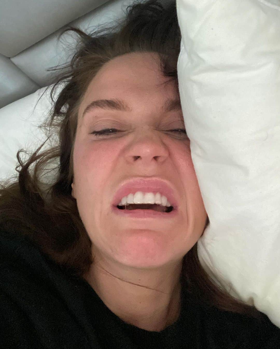 ヴィッキー・パティソンさんのインスタグラム写真 - (ヴィッキー・パティソンInstagram)「What a difference 24 hours makes... 😂🤦🏻‍♀️😩   So despite promising I was never drinking again last week I am back on my bullshit and wallowing in self pity and shame after going completely back on my word and having a right good knees up yesterday 😂🤦🏻‍♀️😩! But it was for a good cause! Congratulations @karismasathi and @jay_dhaliwal1 on your engagement- I have never seen a couple more made for each other in my life! Can’t wait for the wedding you beautiful bastards 😂😍 (Also, huge Thankyou to @ramn_90, @kamdhaliwal and all of the family for having us yesterday! It was amazing!)  I do just want to point out that I have my new @invisalign their first official outing yesterday and it was pretty successful! Since @teeth_by_teki fitted them on Thursday I’ve had little or no discomfort, no difference to my speech and no one has really noticed!! So I was able to enjoy my day confidently yesterday knowing that while I had a good time and socialised, these little beauties were discreetly moulding my pearly whites into a Hollywood smile!! 😍😍😍 So happy!! Thankyou @teeth_by_teki!!   Right, enough blabbering on- I’m off to face plant a sausage baguette and binge watch some true crime. Peace out bitches and pray for me that this hangover doesn’t get any worse 😂💁🏻‍♀️💃🏻」8月31日 19時51分 - vickypattison
