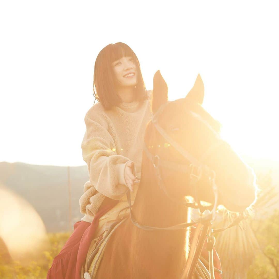 永野芽郁さんのインスタグラム写真 - (永野芽郁Instagram)「. ﻿﻿【お知らせ】 2月に開設した永野芽郁写真集「 No cambia」のアカウントですが 本日をもって、毎日投稿は一旦終了します！ 沢山のコメントやいいね、本当にありがとうございました！✨ みなさんからのコメント、毎日全部読ませていただいてましたよ〜(^-^)  今後はスタッフアカウントとして、 永野のいろんな情報を不定期に更新していきますので 引き続きフォローいただけると嬉しいです😊  写真集「No cambia」は全国書店、webなどで販売中です。 まだお持ちでない方は是非お買い求めください♡  永野芽郁staffより  #永野芽郁nocambia #naganomei_nocambia #永野芽郁 #nocambia」8月31日 20時00分 - naganomei_staff