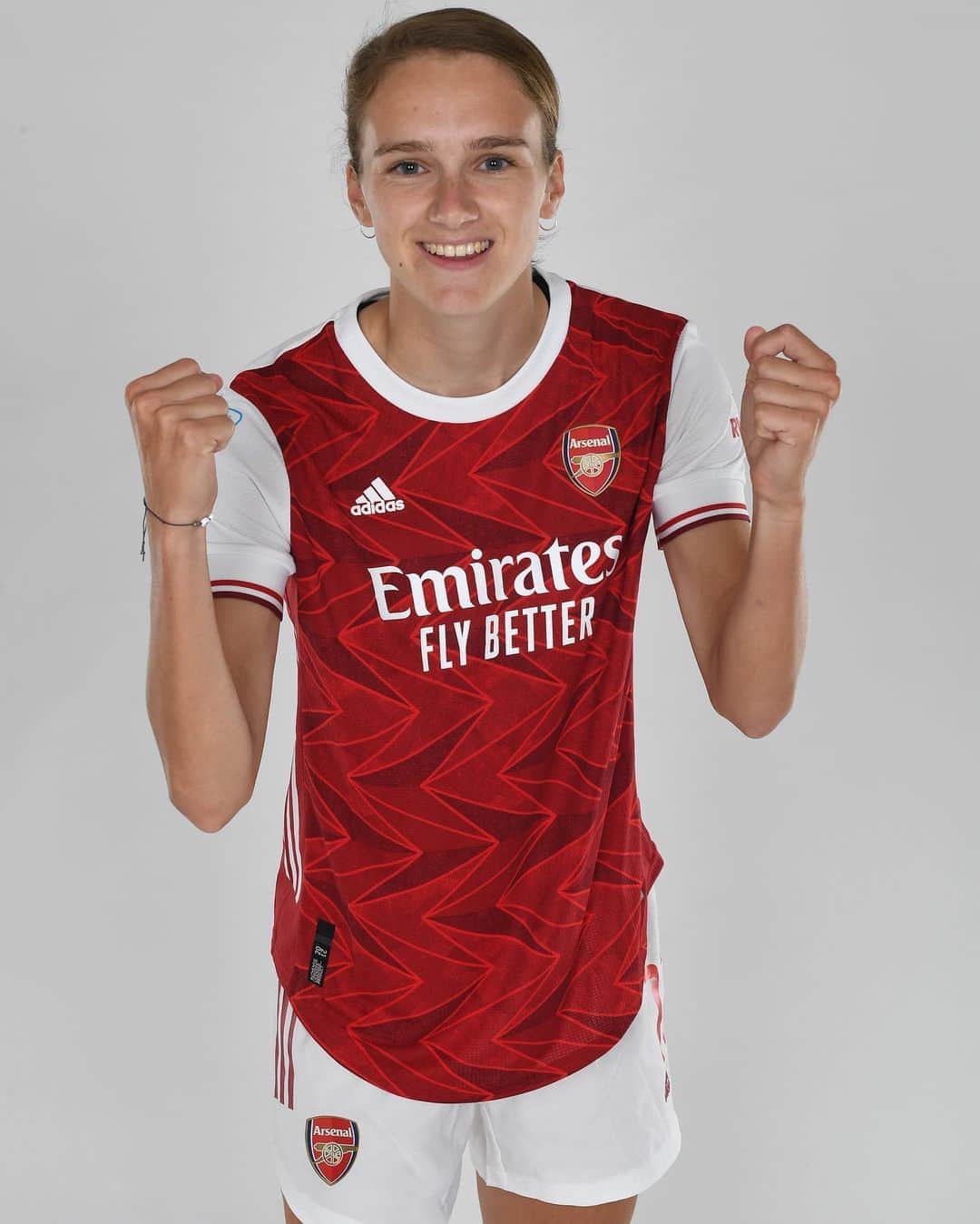 Arsenal Ladiesさんのインスタグラム写真 - (Arsenal LadiesInstagram)「🐐 @VivianneMiedema's 2019/20...⁣ ⁣ ✅ @BarclaysFAWSL top-scorer (16)⁣ ✅ @BarclaysFAWSL most assists (8) ⁣ ✅ @UWCL top-scorer (10)」8月31日 20時00分 - arsenalwfc