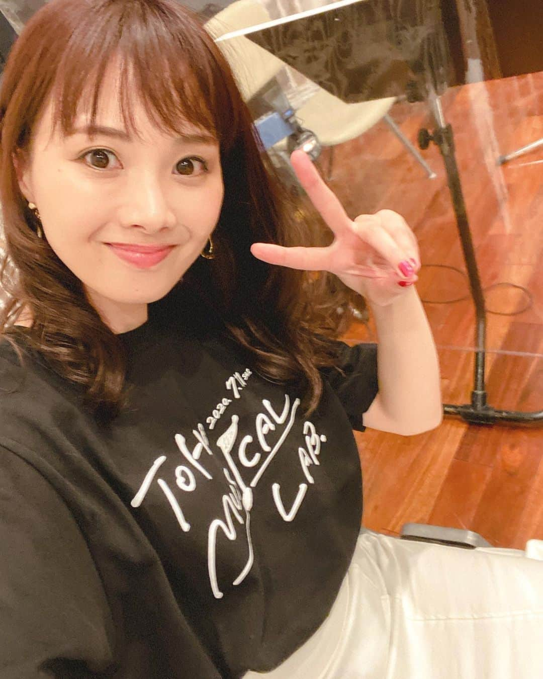 妃海風さんのインスタグラム写真 - (妃海風Instagram)「. . おしらせでーす🌈😊 . TOHO MUSICAL LAB. . 『CALL』『Happily Ever After』 Blu-ray、 2020年10月7日発売です🤲 . Loppi・HMV限定発売です‼️ . . そして明日から、ローソン店内放送にて、告知コメントが流れます🥳❣️ . ローソンに私の声が流れるってめっちゃ嬉しいんですけど‼️✨✨ . 皆さまぜひチェックしてみてください👂💖 . 【放送期間】 ９月１日（火）ー９月７日(月) . . #TOHOMUSICALLAB #ローソン」8月31日 19時53分 - fuhinami_official