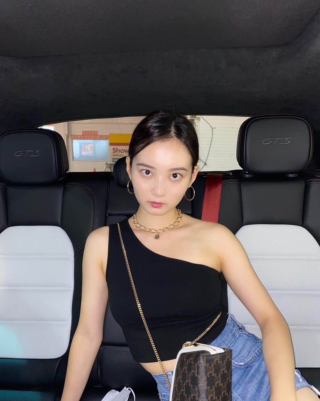 のインスタグラム：「𝐡𝐚𝐢𝐫 𝐝𝐨𝐰𝐧 𝐨𝐫 𝐮𝐩  髪下げるか上げる @gydajp #gyda」