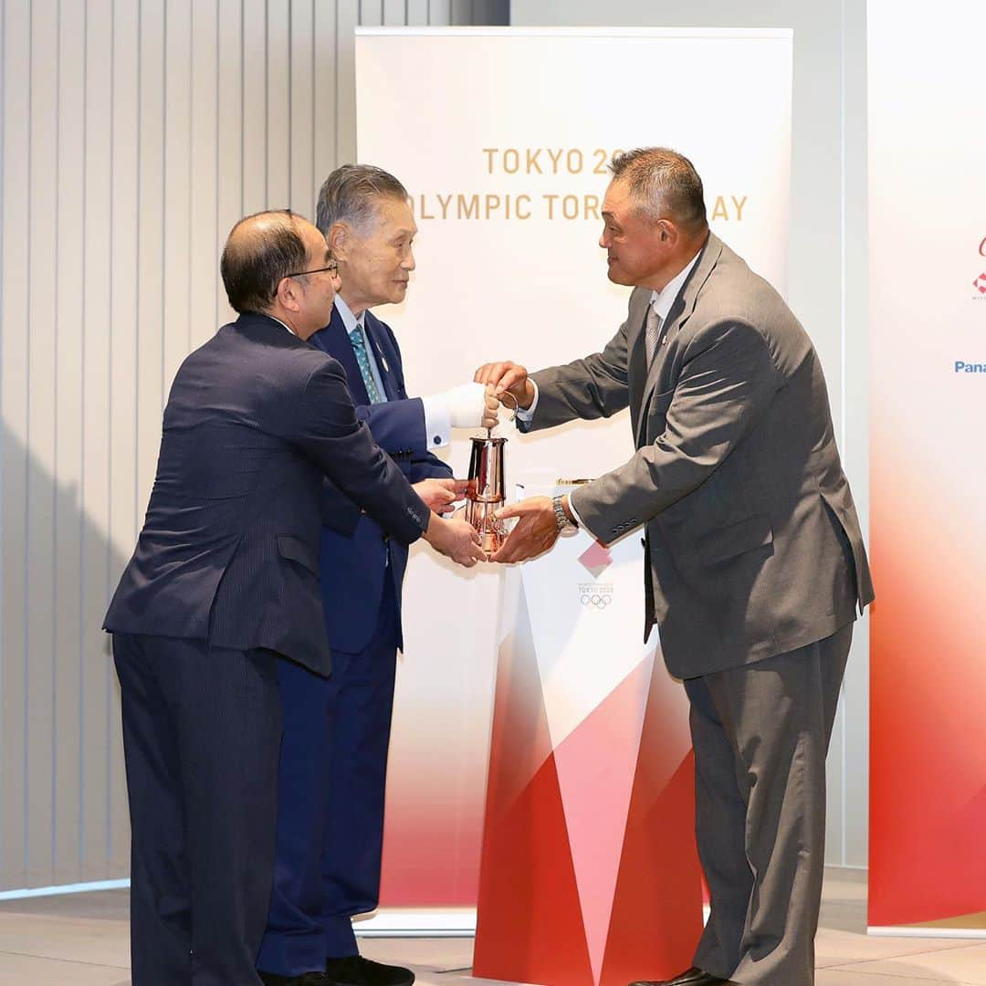 2020年東京オリンピックさんのインスタグラム写真 - (2020年東京オリンピックInstagram)「The Olympic flame 🔥 which lit up the Olympic Stadium for our #1YearToGo event on 23 July will be on display at the Japan Olympic Museum from 1 September.    This display is open to the public.  #HopeLightsOutWay #聖火リレー  📸 by Tokyo 2020 / Shugo TAKEMI」8月31日 20時03分 - tokyo2020