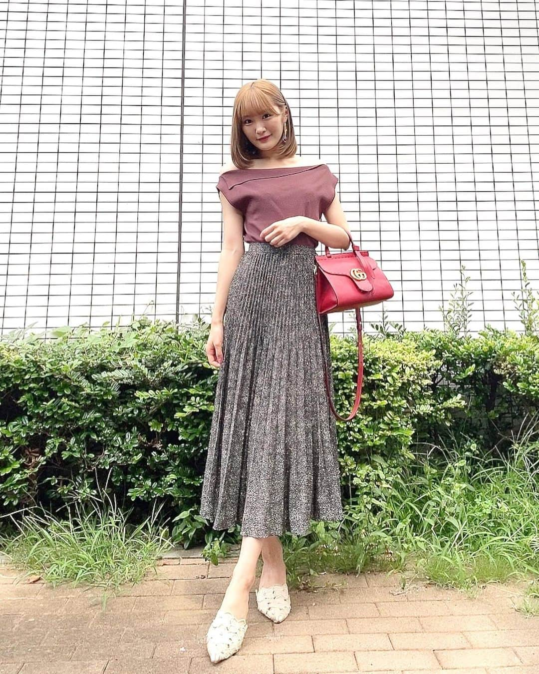 川上礼奈さんのインスタグラム写真 - (川上礼奈Instagram)「. 私服🤍 👕 @mercuryduo_com  👖 @snidel_official  👠 @randa_pic  👜 @gucci  #ootd」8月31日 20時10分 - kawakami_rena