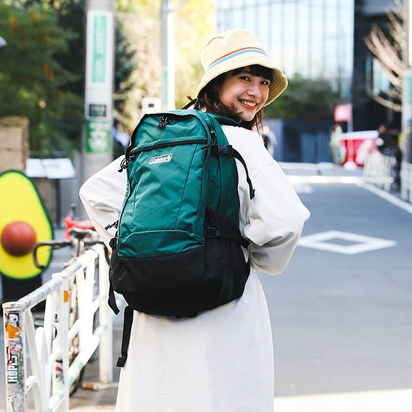 Coleman Japanのインスタグラム：「＼鮮やかグリーンのリュック🍀／  「エバーグリーン」のウォーカーは、明るすぎず暗すぎないちょうど良い色味がデイリーコーデに馴染みやすく人気です👍 ・ ・ ・ MODEL： #宮崎葉 さん / @you_miyazaki ・ @merweb_official #merweb #mer ・ #灯そうColeman #灯そうコールマン #灯そう #Coleman #コールマン #Backpack #バックパック #Rucksack #リュックサック #リュック #Daypack #デイパック #リュック女子 #WALKERシリーズ #walker33 #ウォーカー #ウォーカー33」