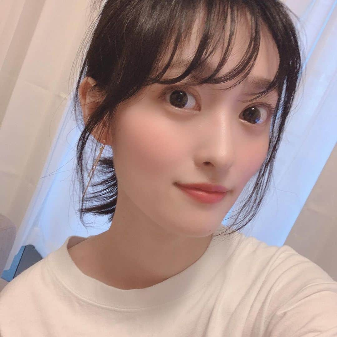 三秋里歩（小谷里歩）さんのインスタグラム写真 - (三秋里歩（小谷里歩）Instagram)「. まだまだ毎日暑いですね~🥵 今年の夏はどこにも行ってないな~☺️ みなさんは今年の夏どう過ごしましたか☺️？」8月31日 20時14分 - ripopo_824